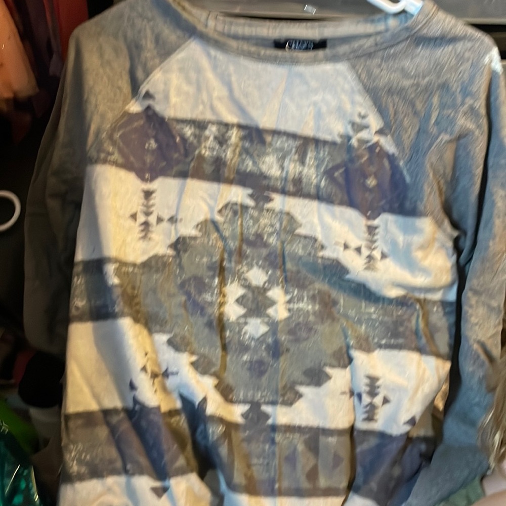 Medium long sleeve brand is CHAPS